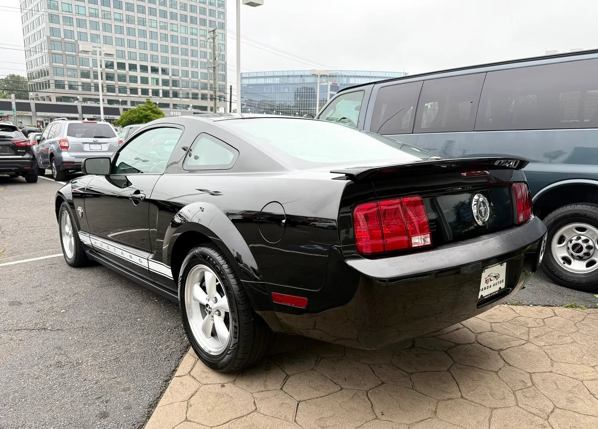 Used 2009 Ford Mustang Premium RWD image 4