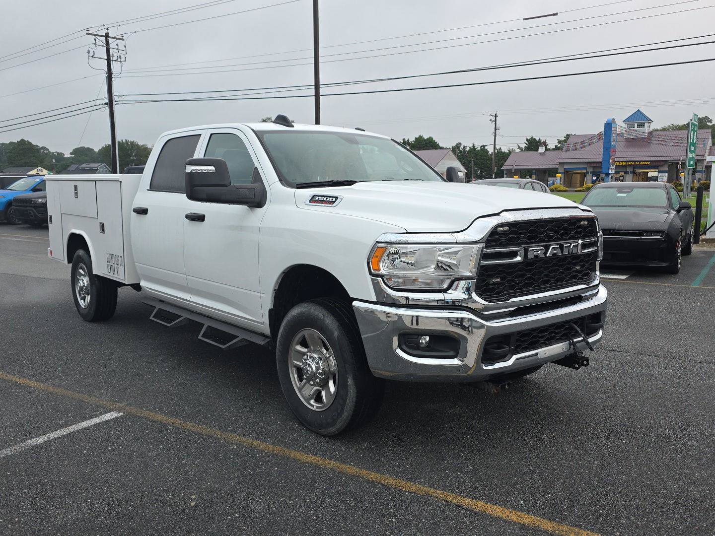 Used 2024 RAM 3500 Tradesman w/ Chrome Appearance Group AWD/4WD image 4