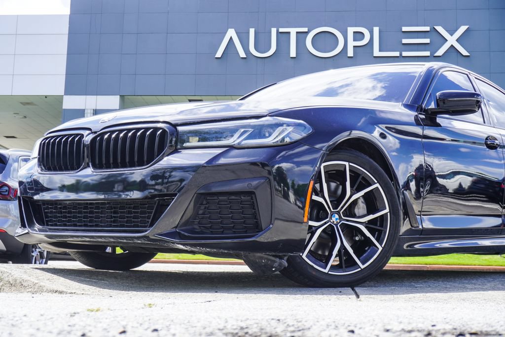 Used 2021 BMW 530i xDrive w/ M Sport Package AWD/4WD image 2