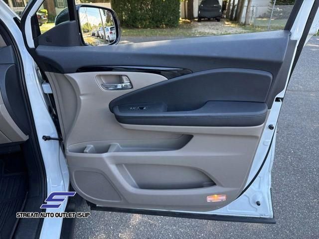Used 2022 Honda Pilot Touring image 15