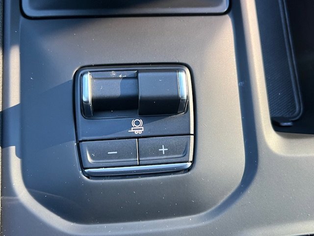 Used 2025 GMC Sierra 1500 AT4 image 11