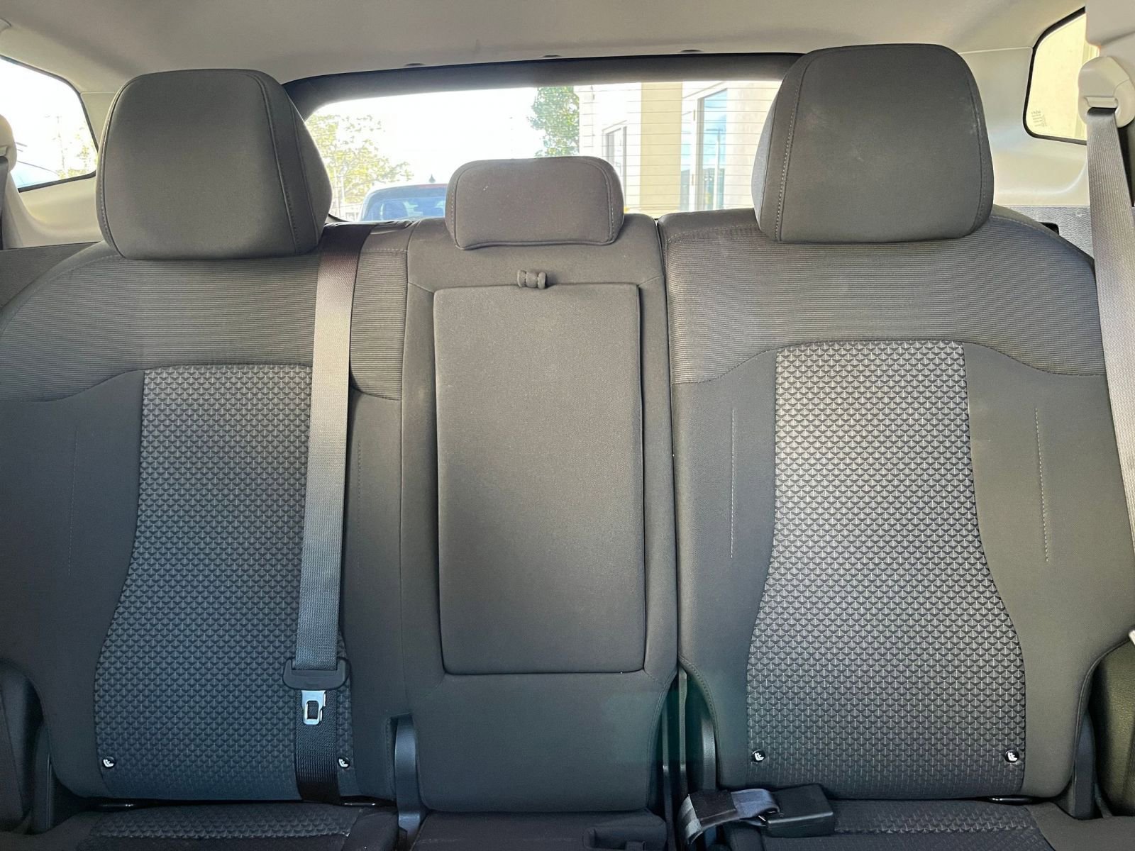 Used 2025 Kia Sportage LX image 38