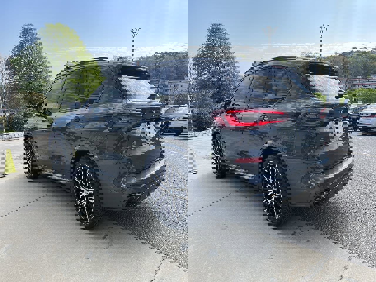 Used 2023 BMW X5 M50i w/ Executive Package image 6