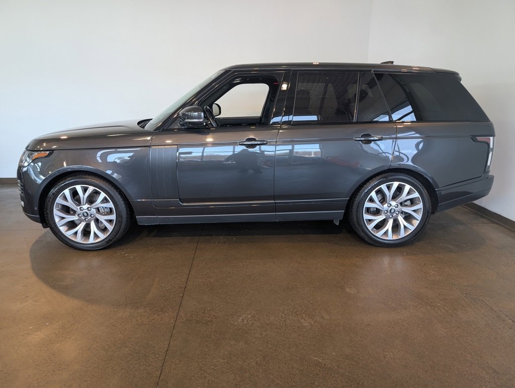 Used 2020 Land Rover Range Rover HSE image 3