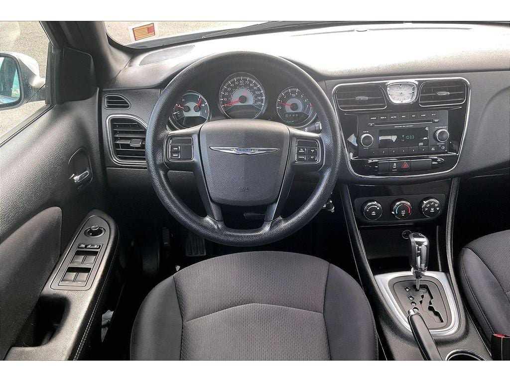 Used 2014 Chrysler 200 LX image 6