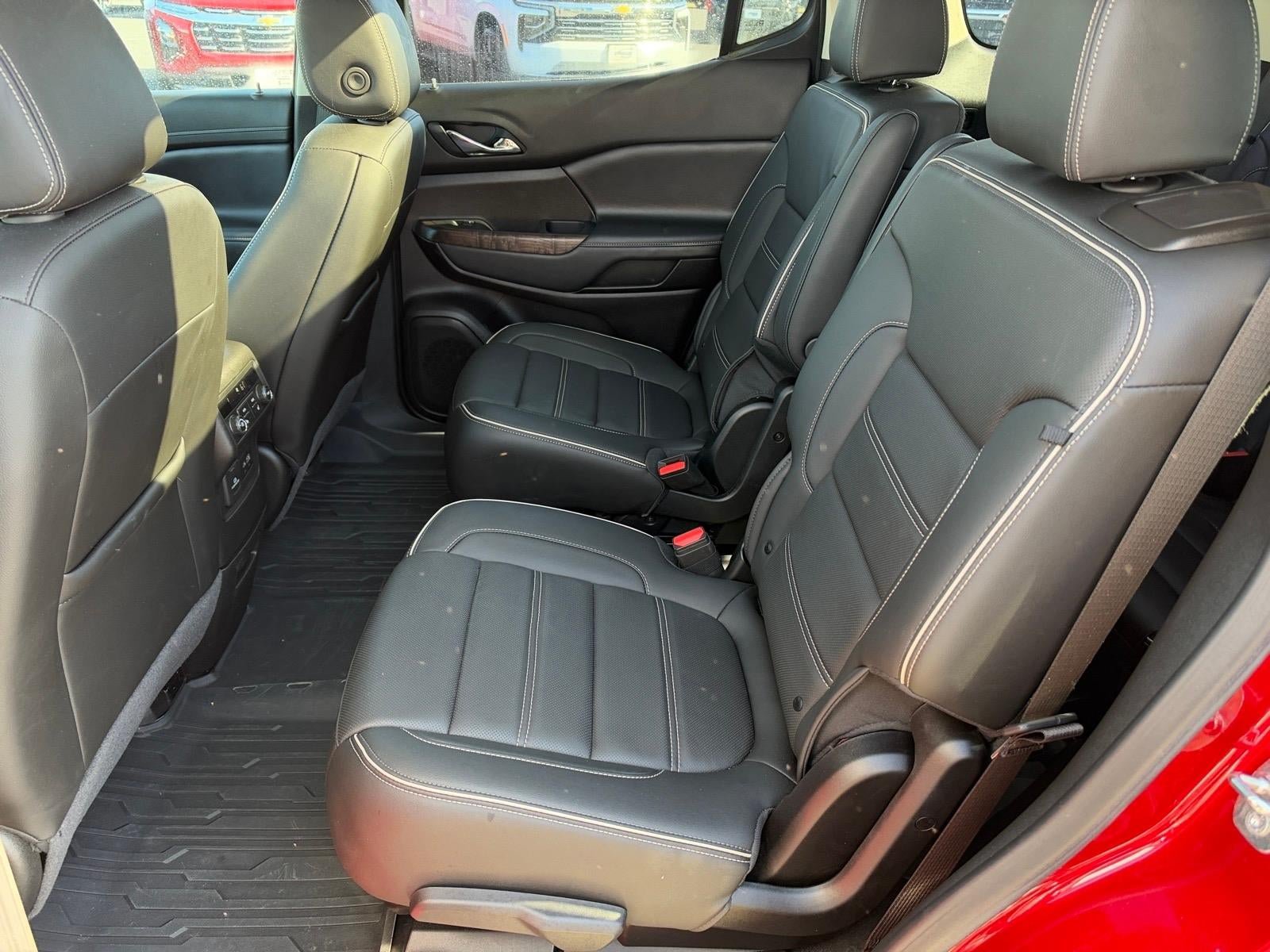 Used 2023 GMC Acadia Denali w/ Denali Technology Package AWD/4WD image 7