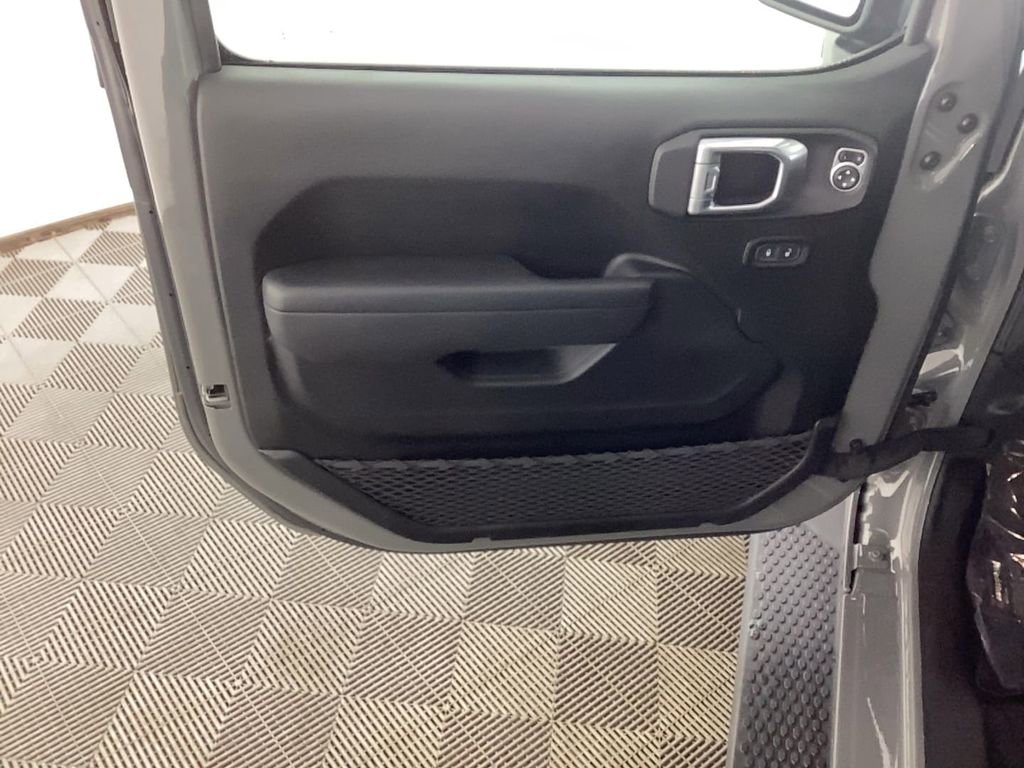 Used 2021 Jeep Wrangler Unlimited Sport image 15