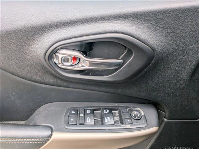 Used 2018 Jeep Cherokee Limited image 15