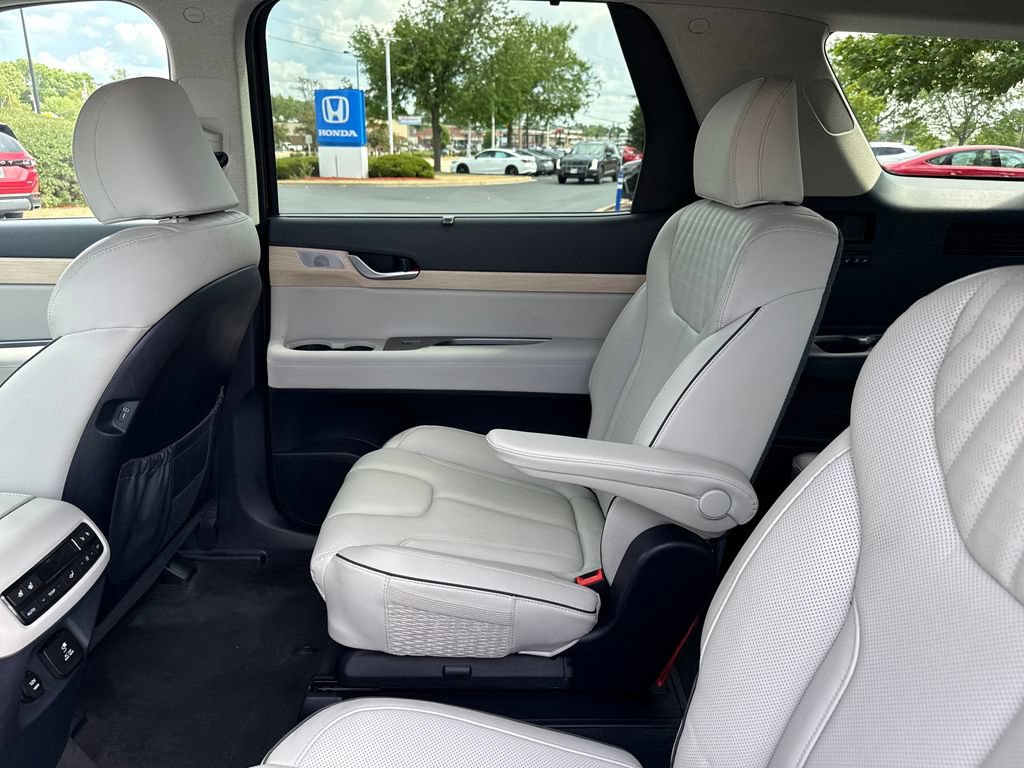 Used 2024 Hyundai Palisade Limited AWD/4WD image 22