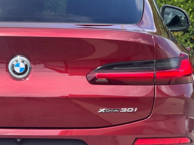 Used 2025 BMW X4 xDrive30i AWD/4WD image 7