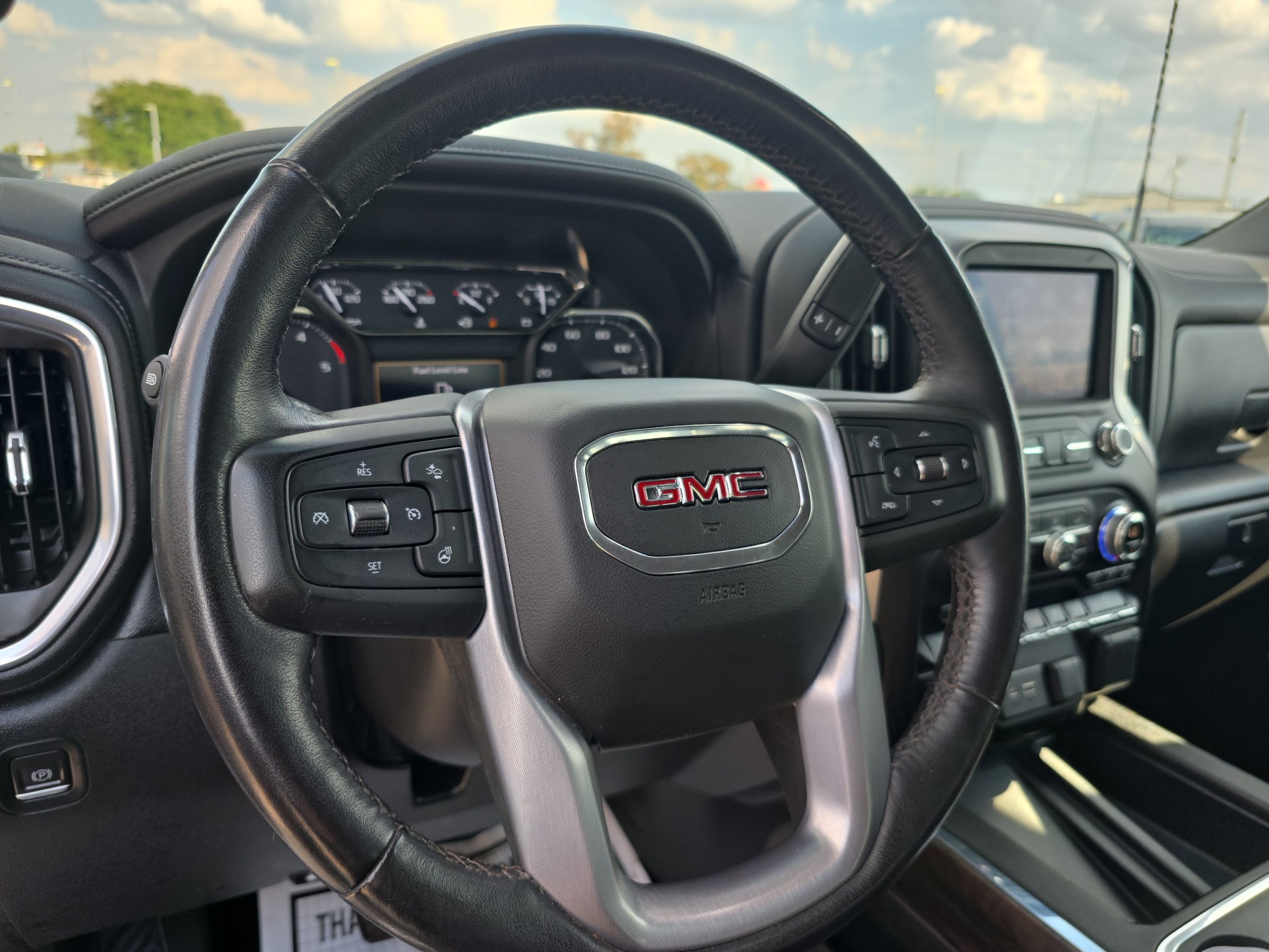 Used 2021 GMC Sierra 2500 SLT w/ Texas SLT Premium Package AWD/4WD image 12