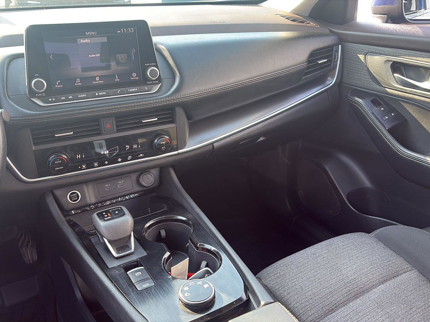 Used 2023 Nissan Rogue SV image 18