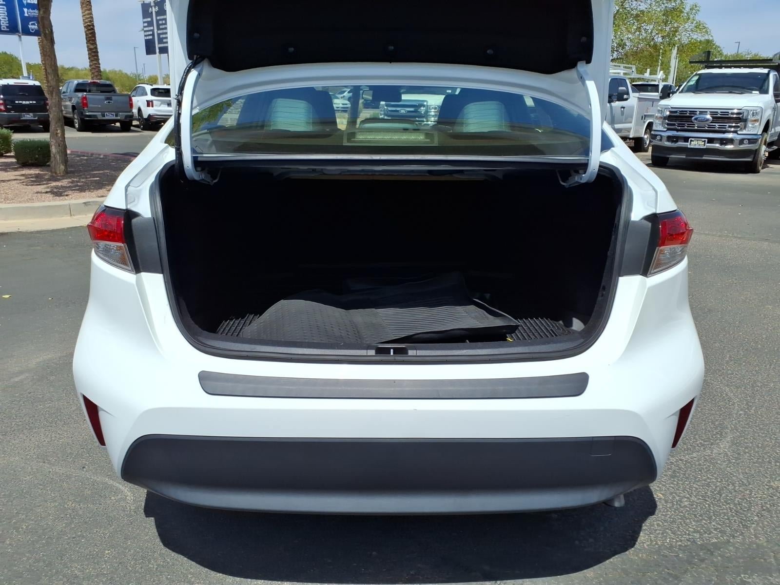 Used 2023 Toyota Corolla LE AWD/4WD image 16