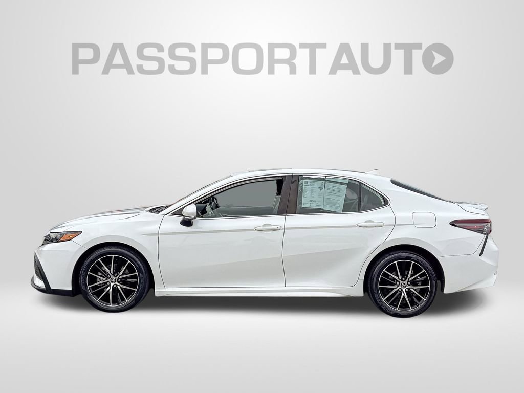 Used 2022 Toyota Camry SE video 2