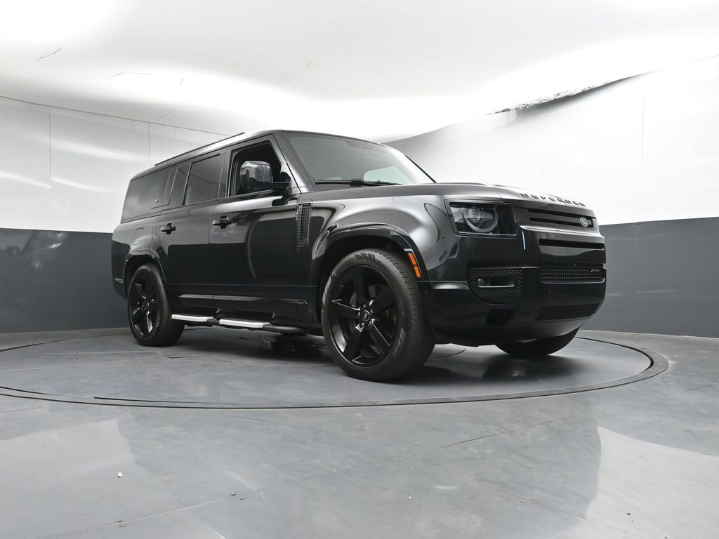 Used 2023 Land Rover Defender 130 X-Dynamic SE image 30