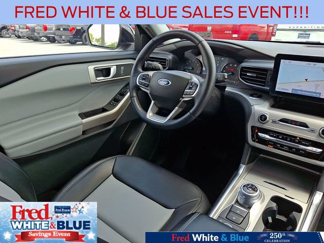 Used 2023 Ford Explorer XLT w/ Equipment Group 202A AWD/4WD image 14