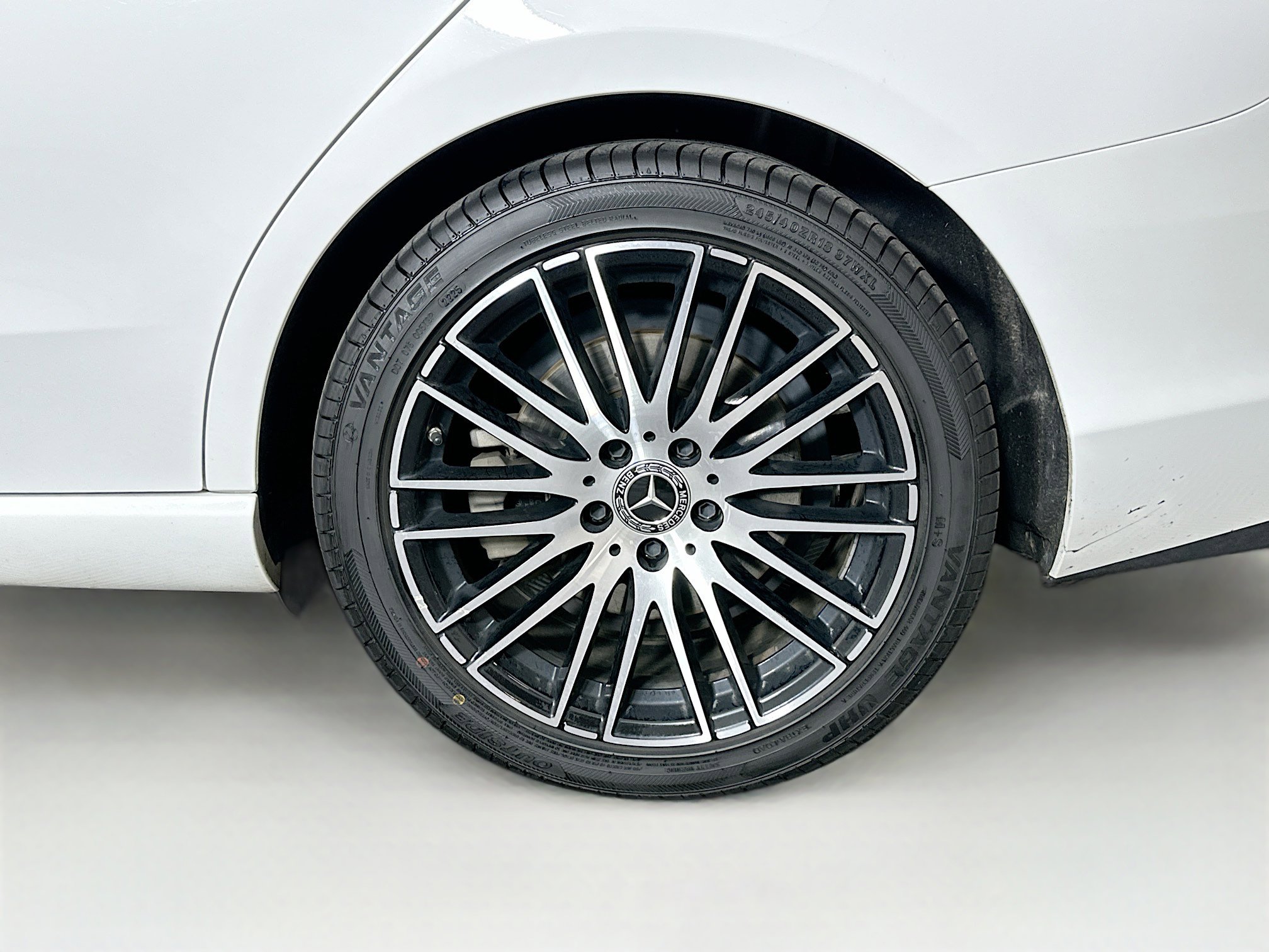 Used 2024 Mercedes-Benz C 300 Sedan image 11