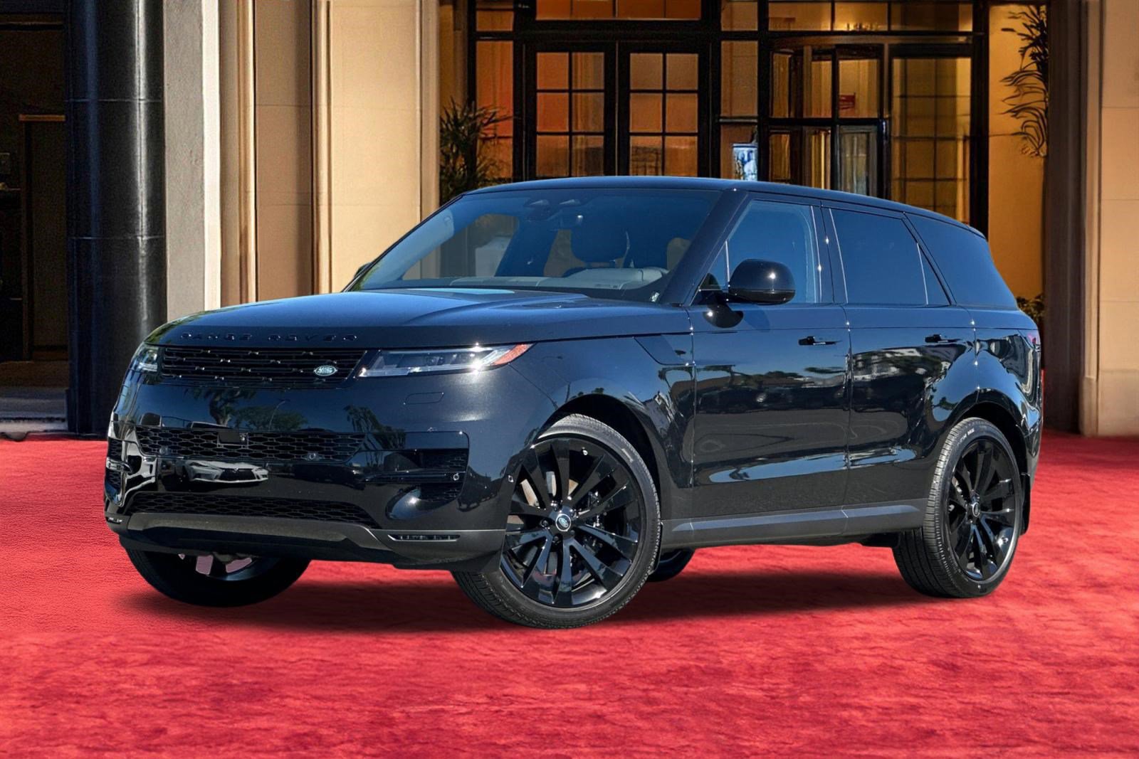 Used 2025 Land Rover Range Rover Sport SE image 1