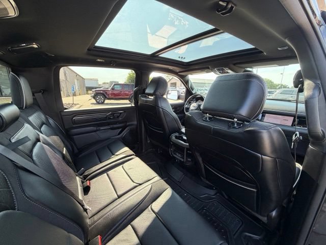 Used 2025 RAM 1500 Limited AWD/4WD image 12