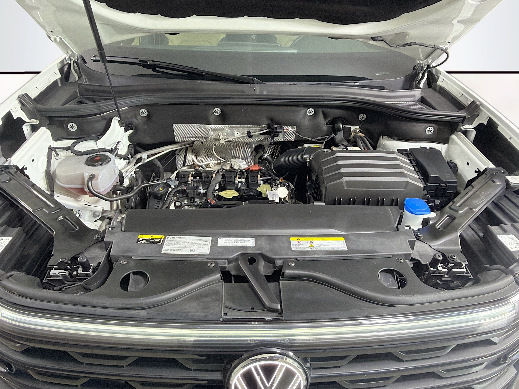 Used 2024 Volkswagen Atlas Cross Sport SE FWD image 32