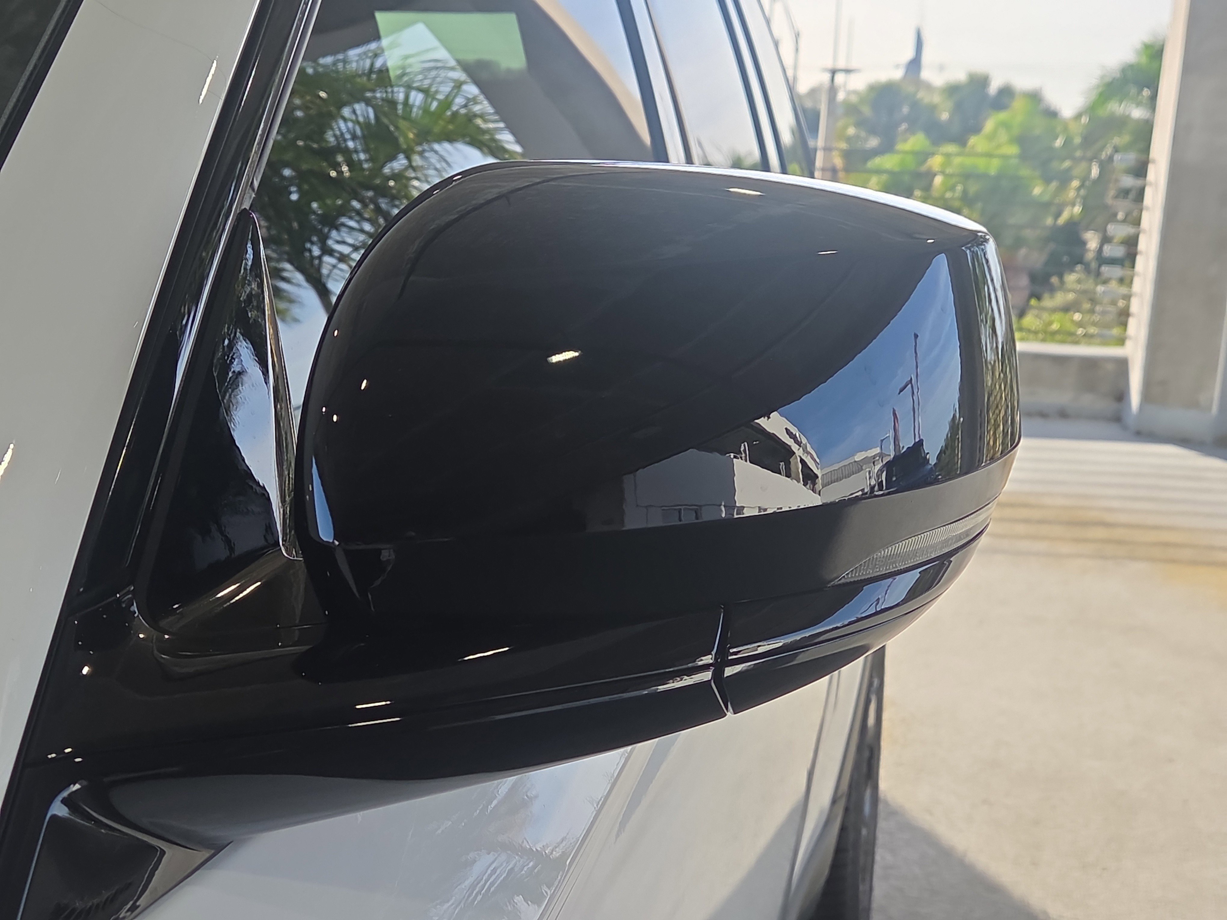 New 2025 Jeep Grand Cherokee Limited w/ Black Appearance Package image 12