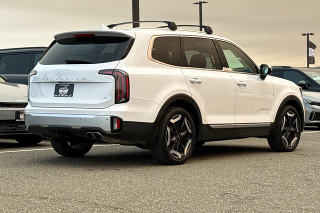 Certified 2024 Kia Telluride EX w/ EX Captain's Chair Package AWD/4WD image 5