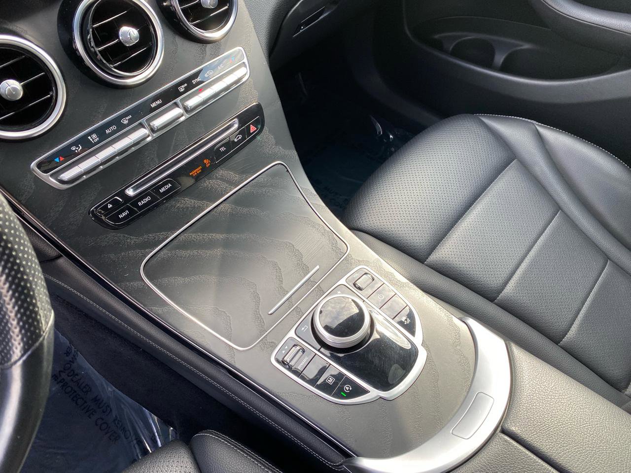 Used 2019 Mercedes-Benz GLC 300 4MATIC w/ Premium Package image 36