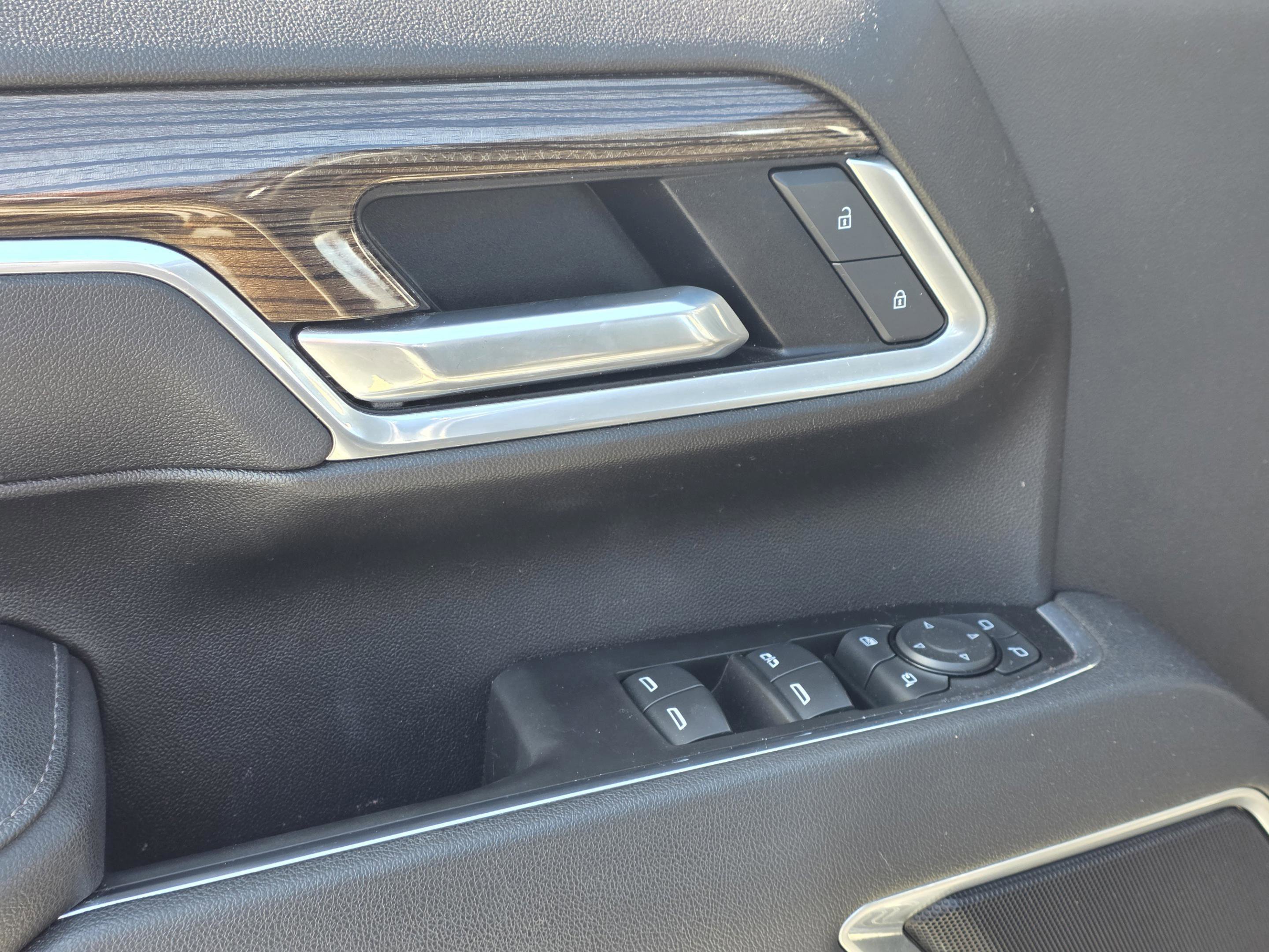 Used 2025 Chevrolet Silverado 2500 LT w/ Trail Boss Package image 9