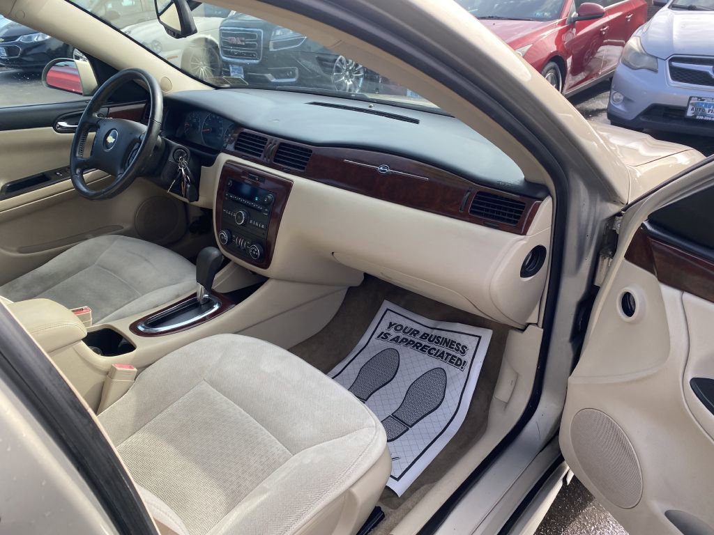 Used 2010 Chevrolet Impala LT w/ Convenience Package image 17
