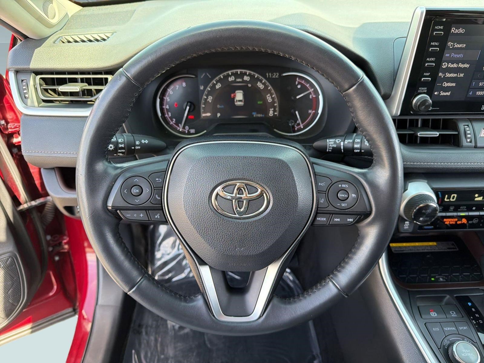 Used 2021 Toyota RAV4 Limited image 17