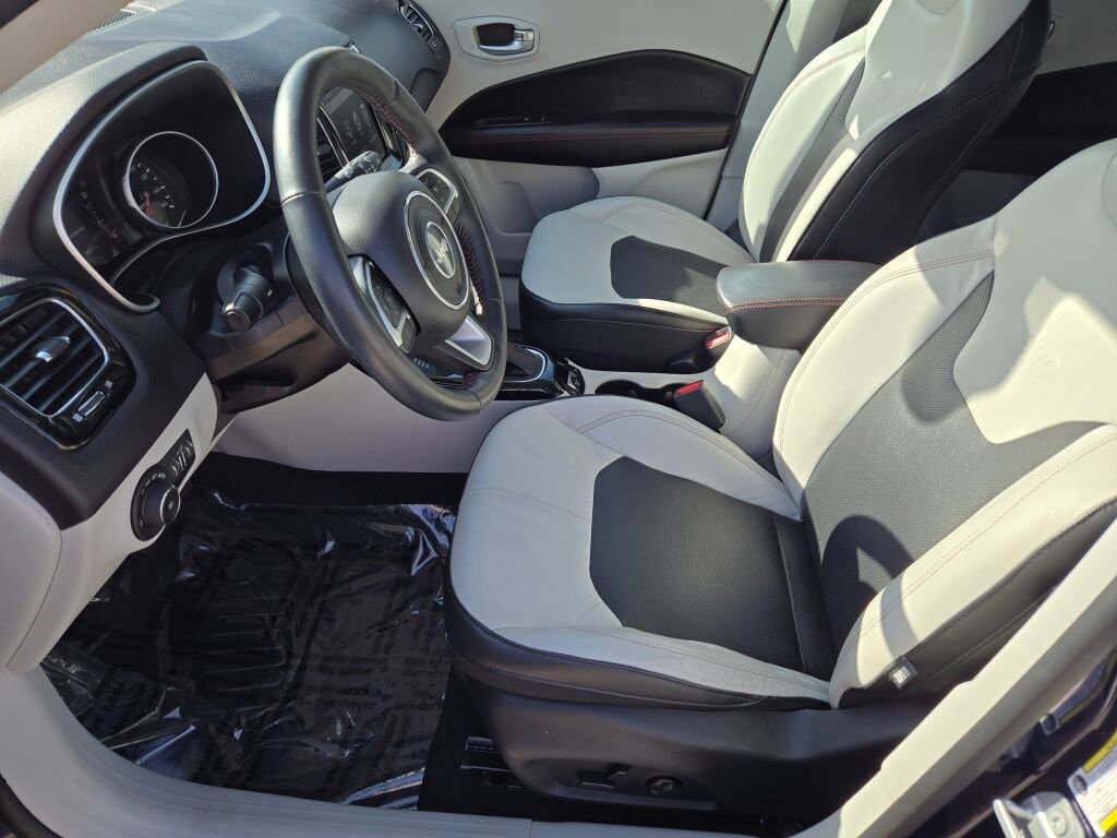 Used 2018 Jeep Compass Limited w/ Navigation Group image 22