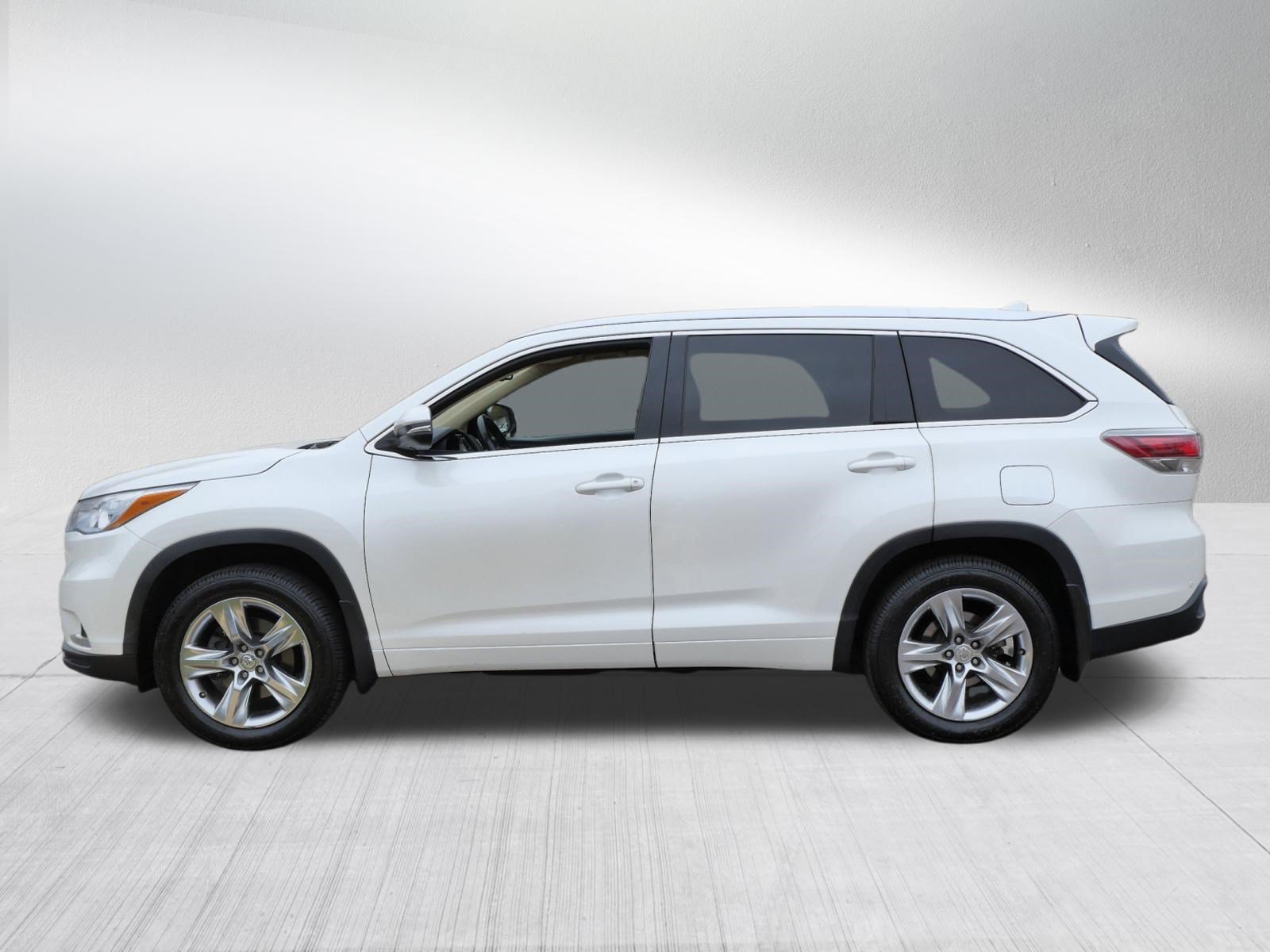 Used 2015 Toyota Highlander Limited Platinum AWD/4WD image 4