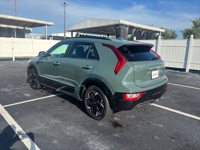 Used 2023 Kia Niro Wind w/ Wind Preserve Package FWD image 4