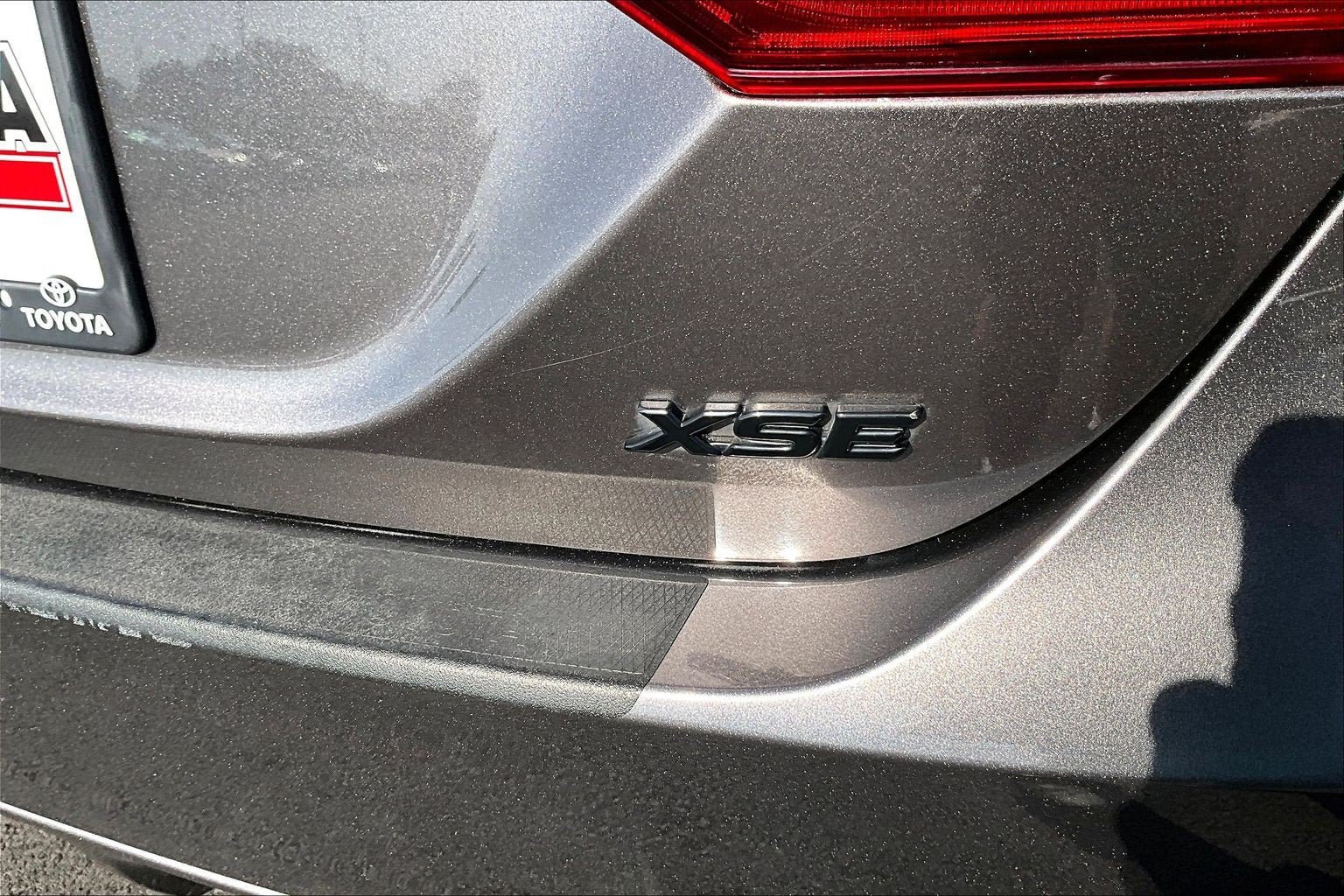 Used 2021 Toyota Camry XSE w/ Blackout Package (TMS) FWD image 8