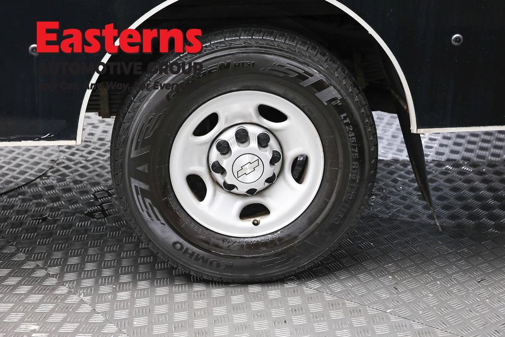 Used 2017 Chevrolet Express 3500 RWD image 8
