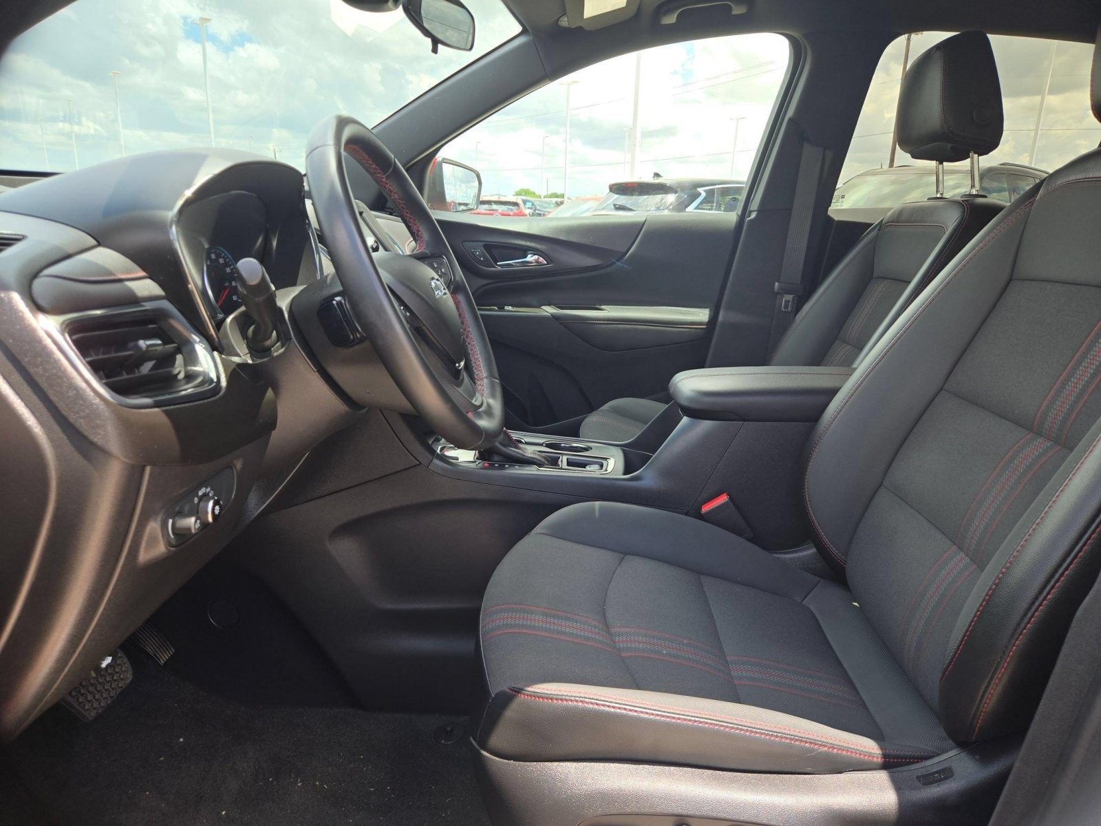 Used 2024 Chevrolet Equinox RS FWD image 9