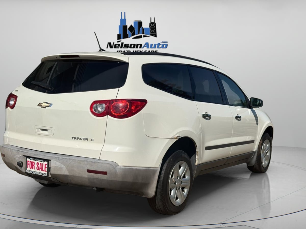 Used 2012 Chevrolet Traverse LS FWD image 4