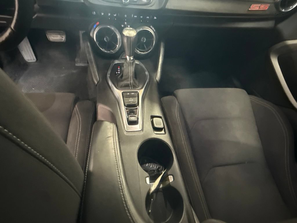 Used 2018 Chevrolet Camaro SS RWD image 16