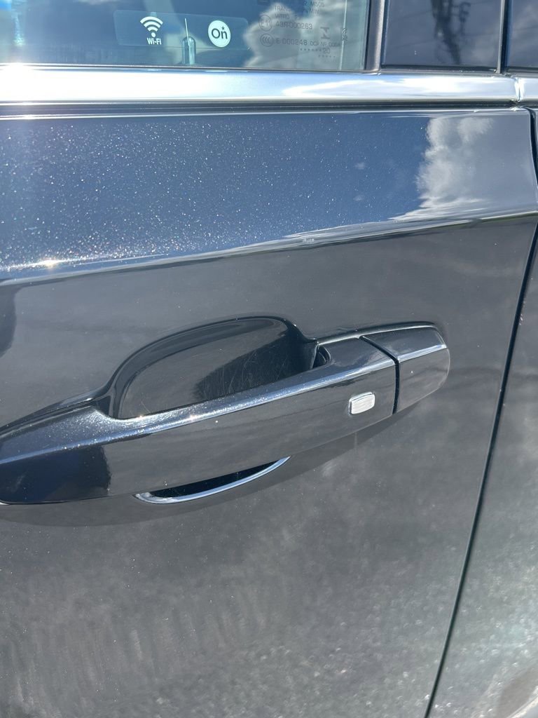 Used 2020 Chevrolet Traverse LT FWD image 23