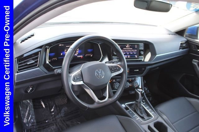 Used 2024 Volkswagen Jetta SE image 16