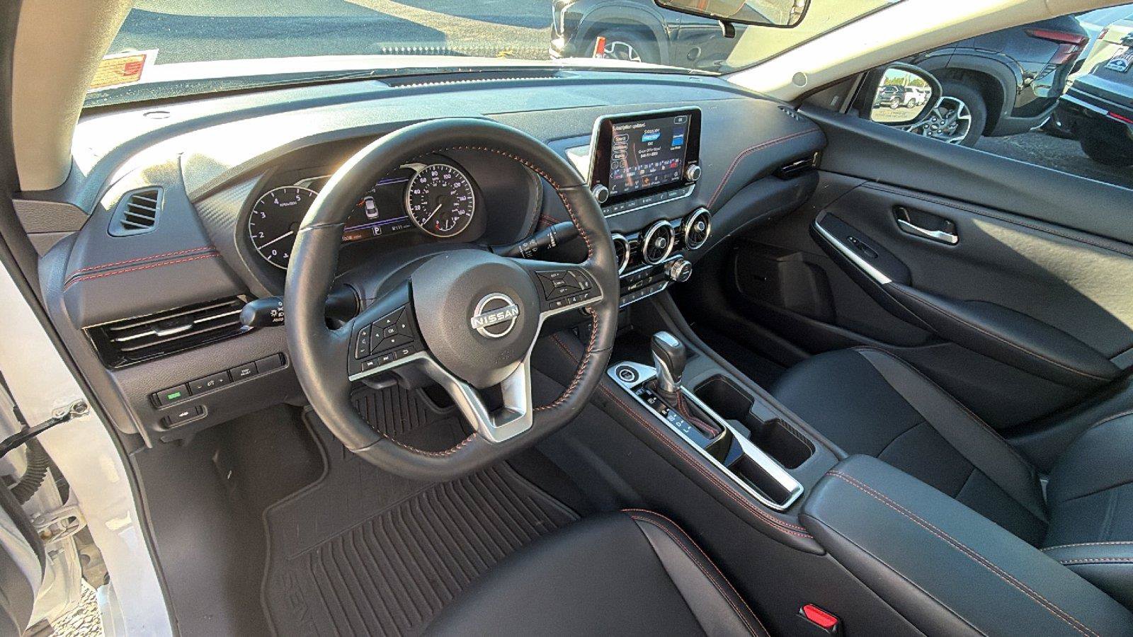 Used 2025 Nissan Sentra SR w/ SR Premium Package FWD image 4