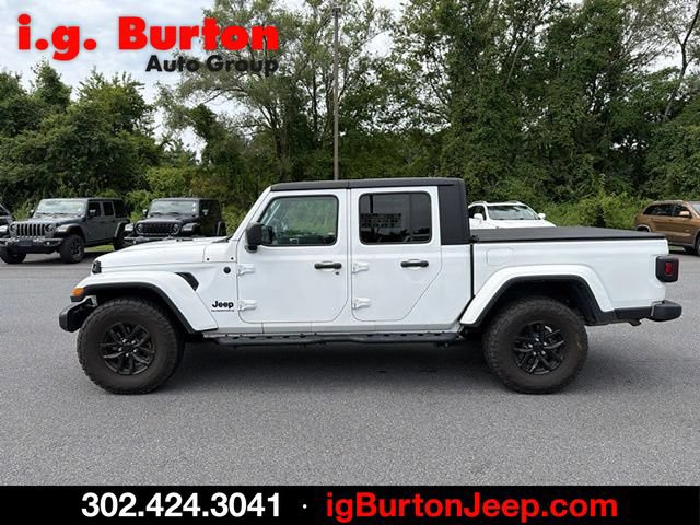 Used 2023 Jeep Gladiator Sport AWD/4WD image 7