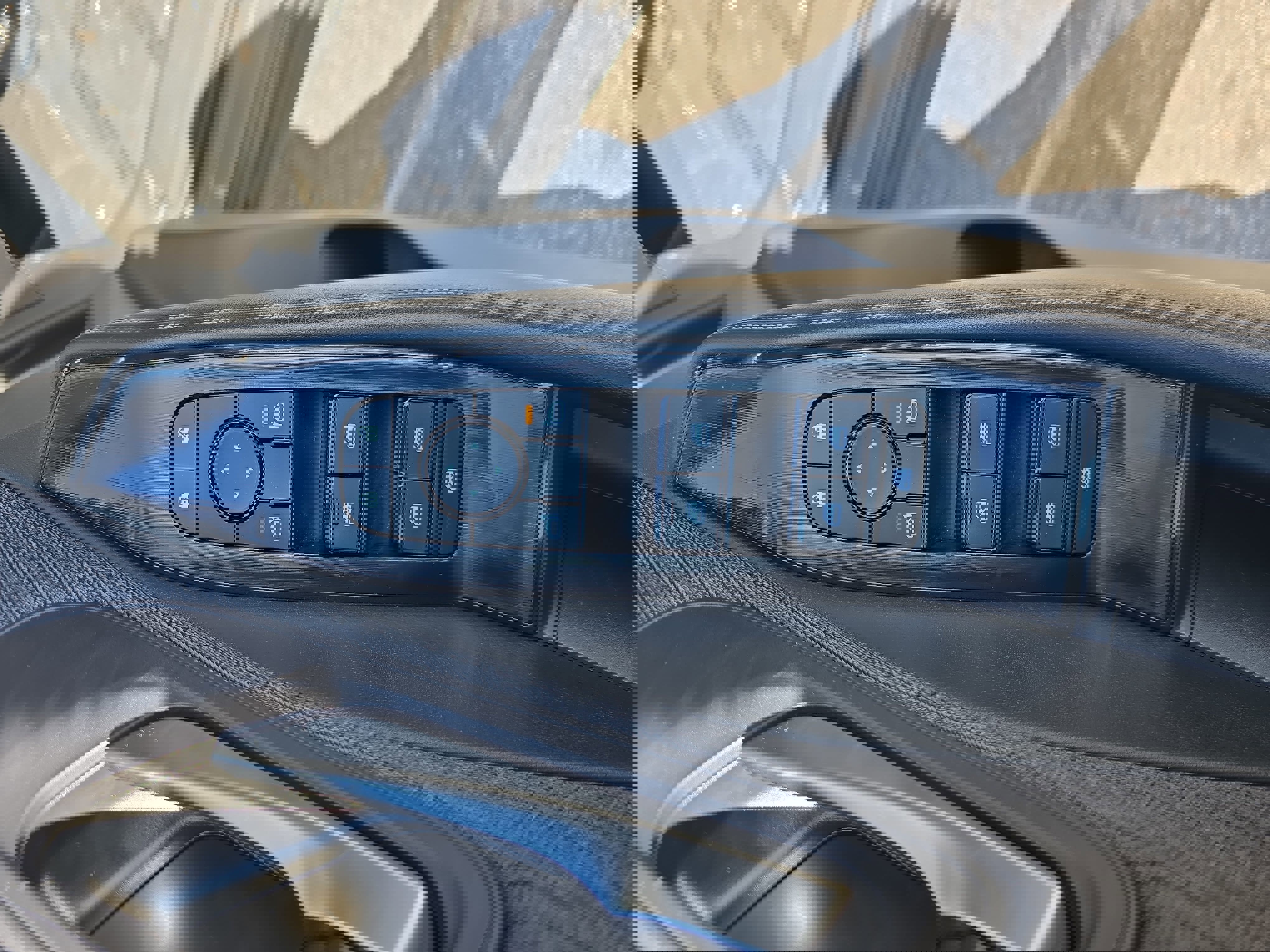 Used 2023 Nissan Rogue SV image 29