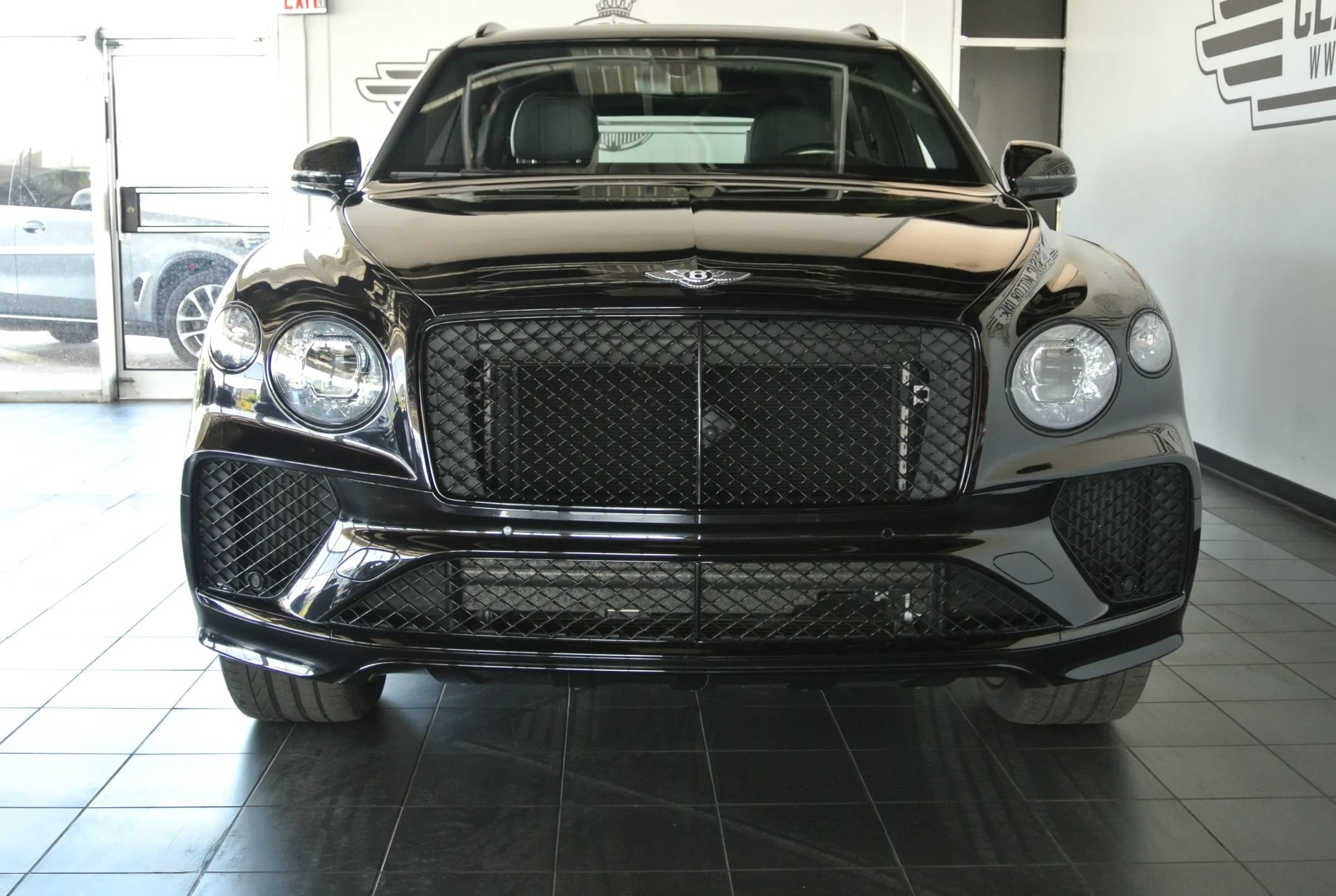 Used 2023 Bentley Bentayga AWD/4WD image 7