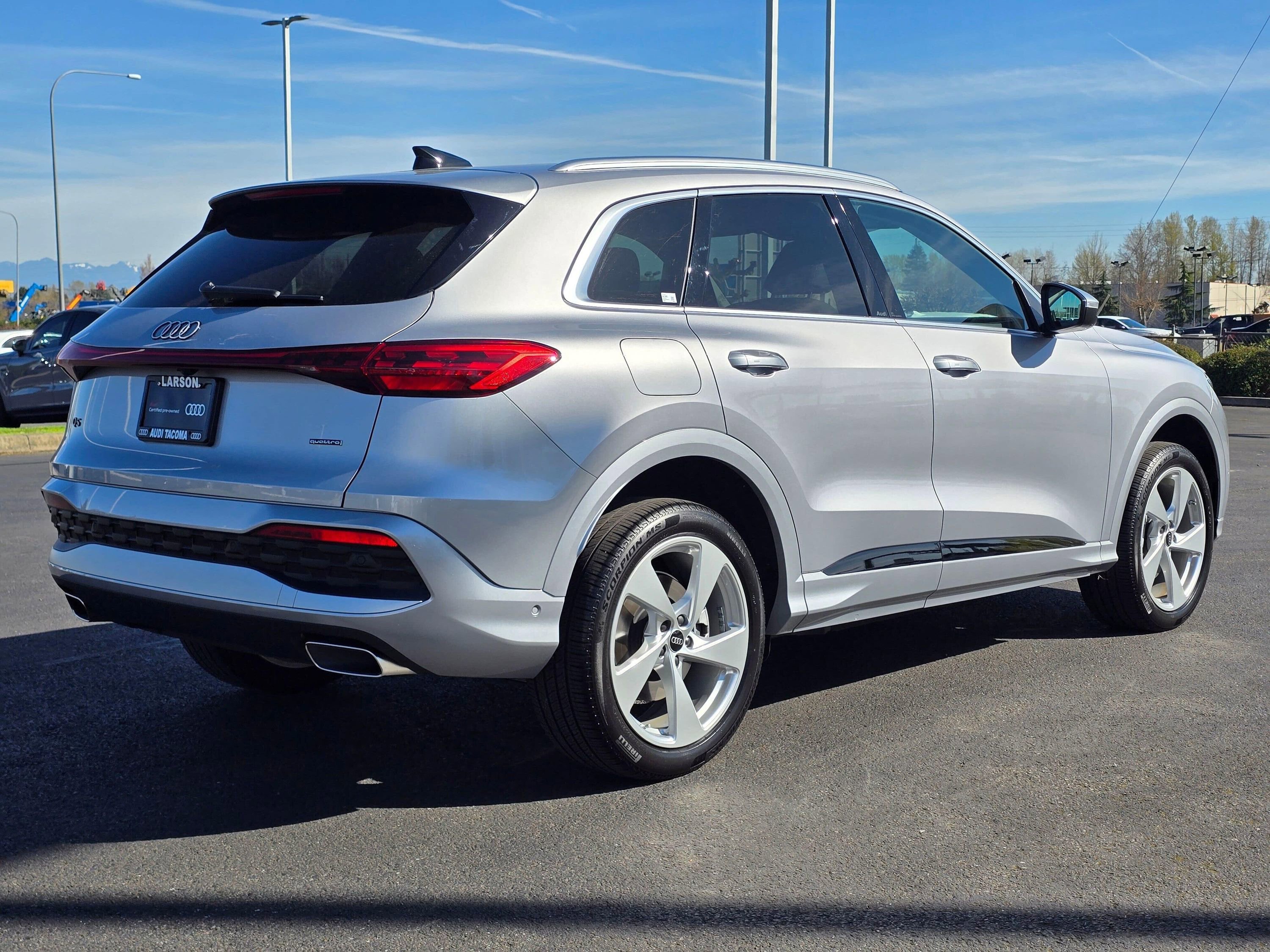 Certified 2025 Audi Q5 Premium w/ Premium Plus AWD/4WD image 5