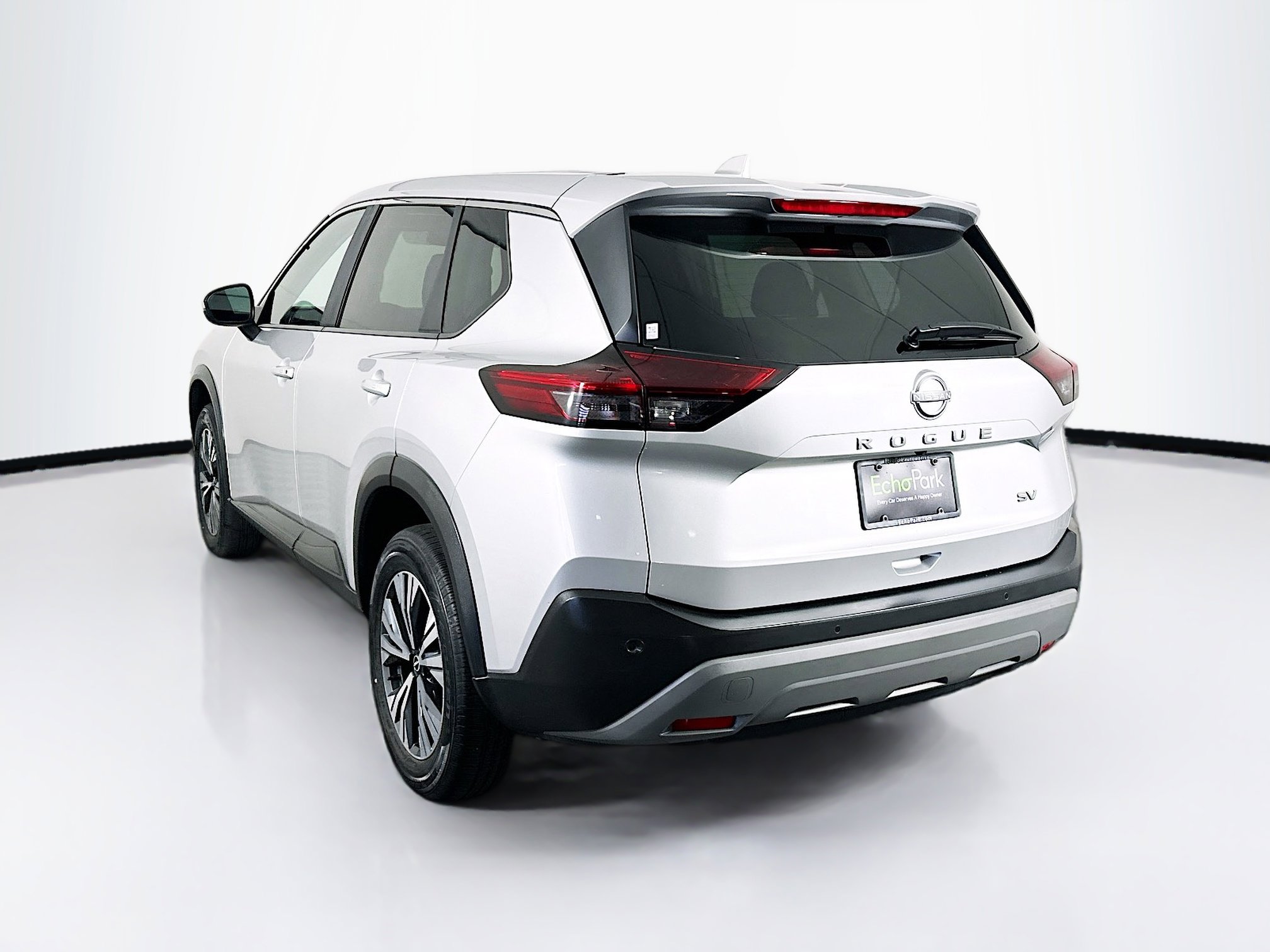 Used 2022 Nissan Rogue SV image 5