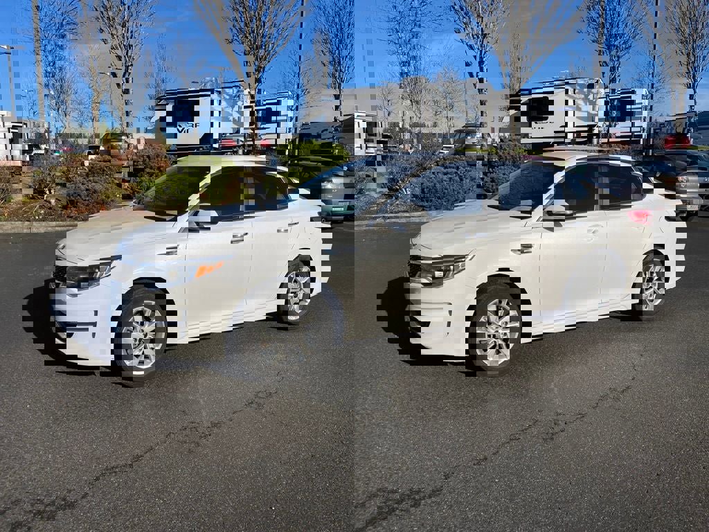 Used 2018 Kia Optima LX w/ Convenience Package image 2