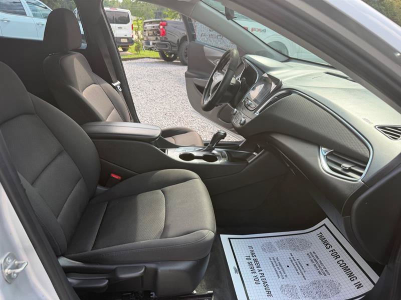 Used 2020 Chevrolet Malibu LT FWD image 12
