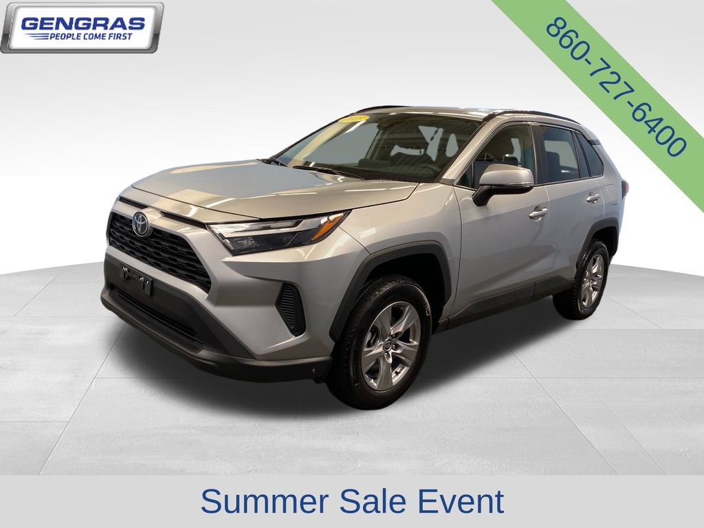 Used 2025 Toyota RAV4 XLE AWD/4WD image 4