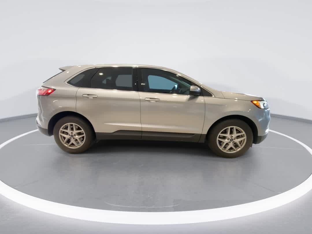 Used 2022 Ford Edge SEL AWD/4WD image 9